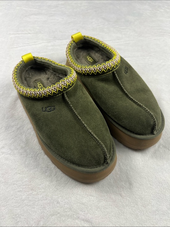 UGG Shoes - UGG Tazz Platform Slippers Burnt Olive Green Suede Women’s Size 8 Tasman Braid